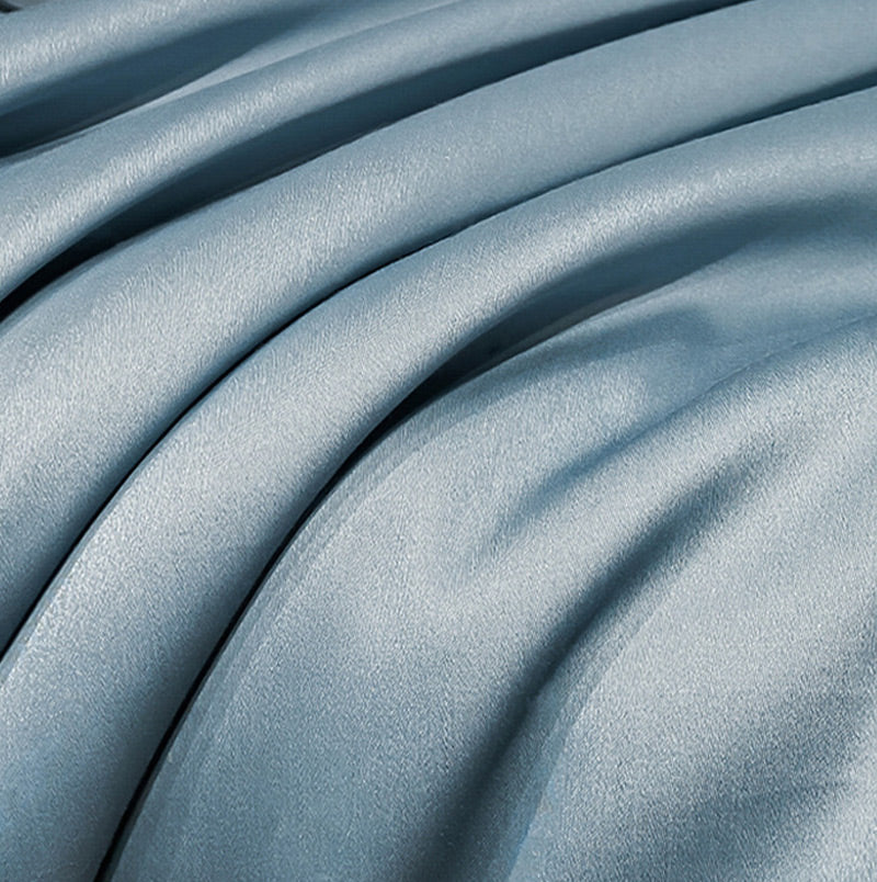 CoolBreeze – Ice Silk Cooling Duvet for Ultimate Sleep Comfort
