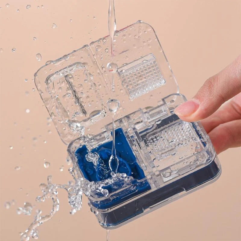 1+1 FREE | MediSnap – The Compact 2-in-1 Pill Box with Cutter for On-the-Go Convenience