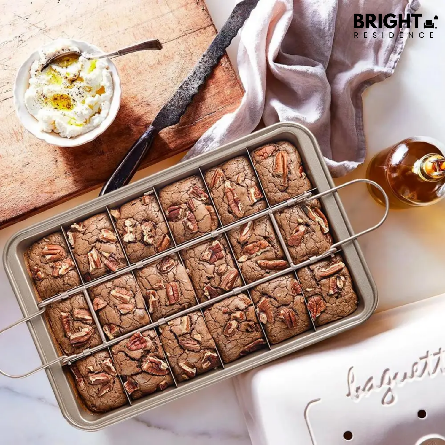 PiecePerfect – Bake and Serve 18 Perfect Cake Slices with Ease