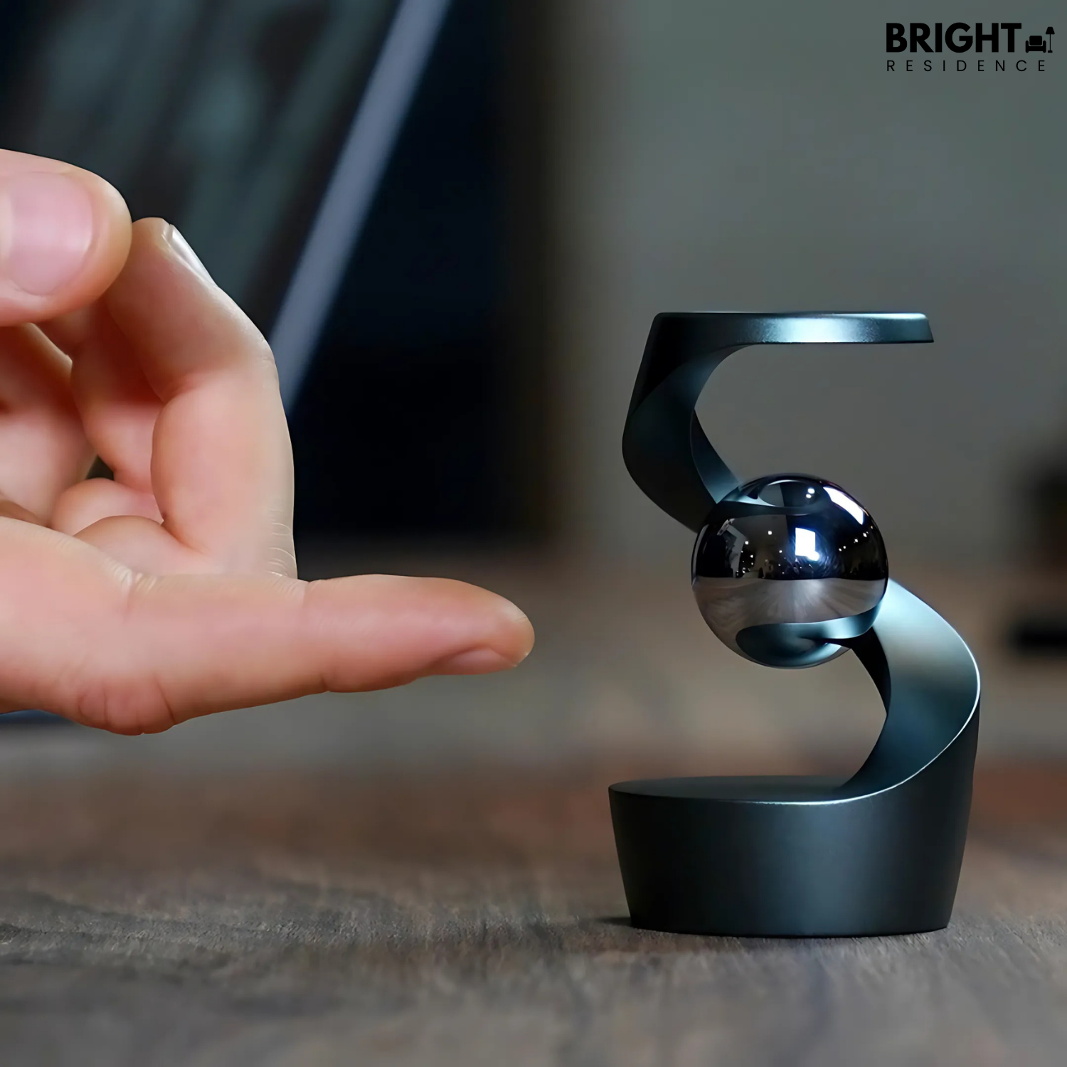 MindSpin – The Mesmerizing Floating Sphere Desk Toy