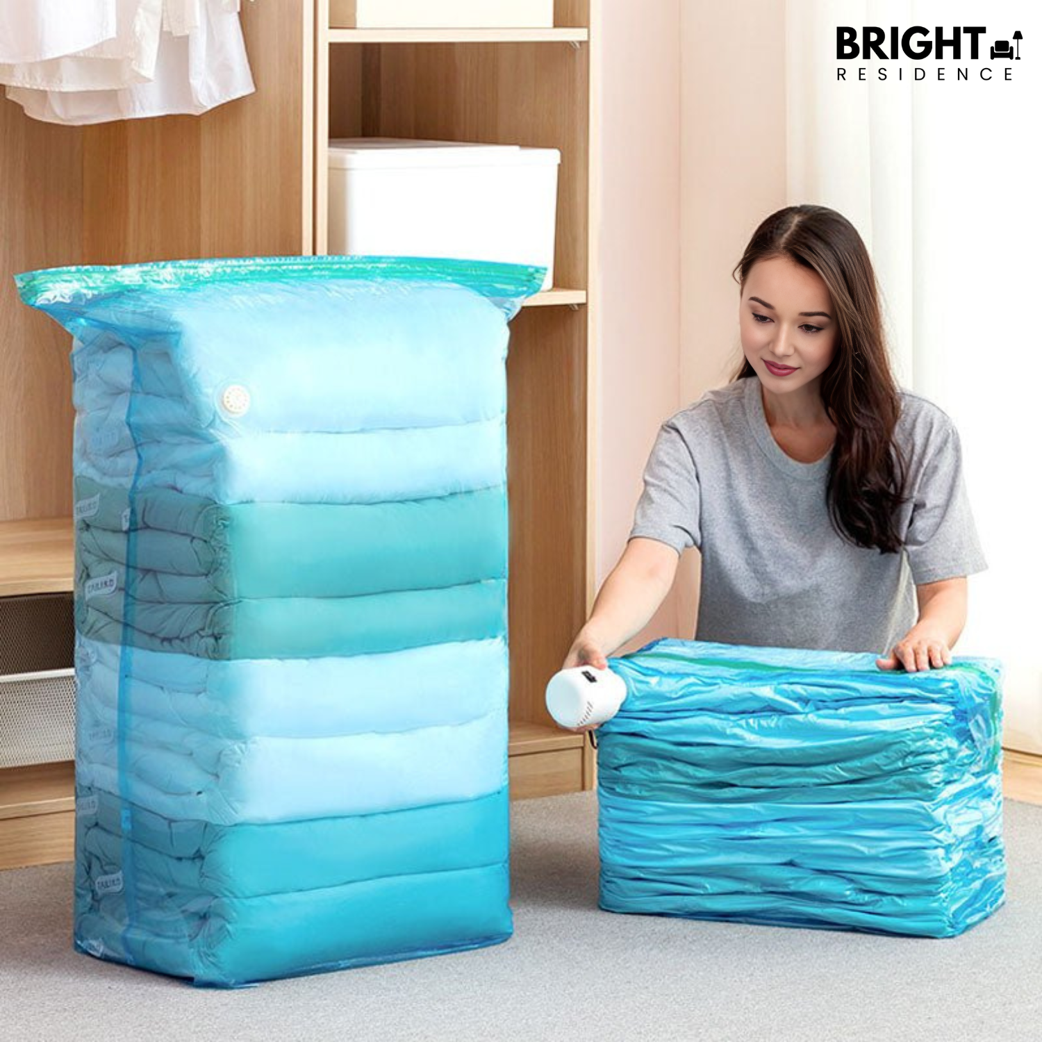 AirCompact - compact storage with electric pump and bags