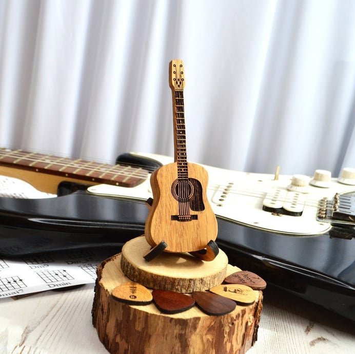 50% DISCOUNT | GuitarHolder™ - Guitar pick holder +3 free picks