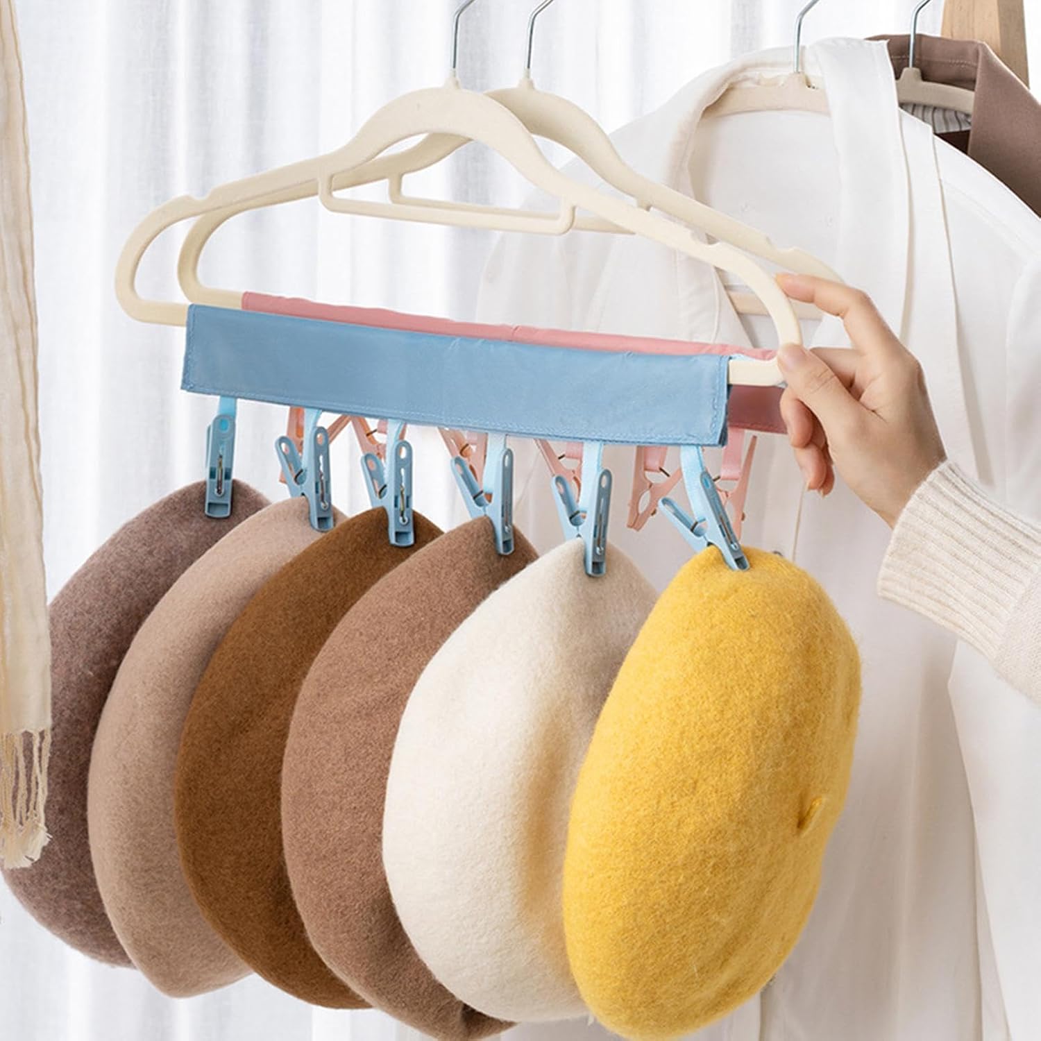 2+2 FREE | TravelHanger – Order everywhere, wherever you go!