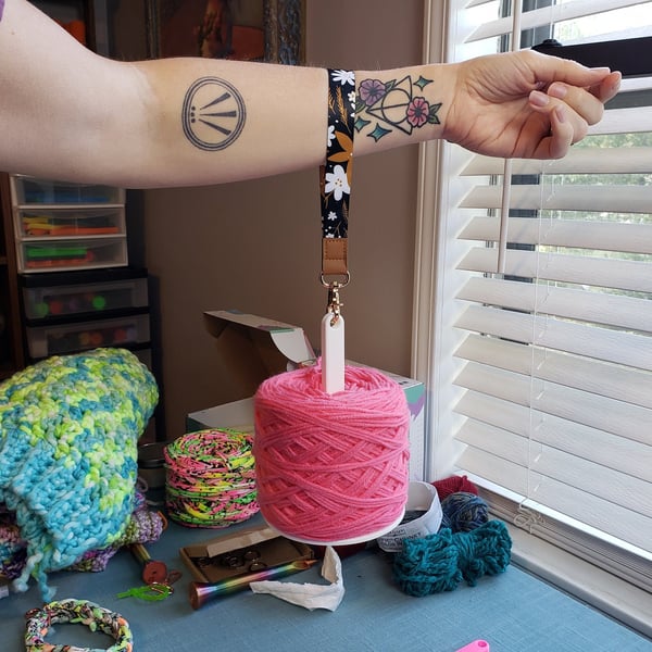 YarnMate - yarn always to hand on the go