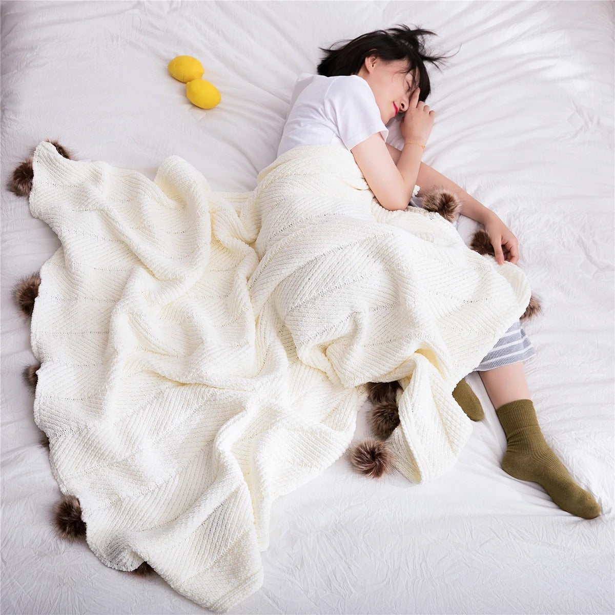CozyPom – Stylish Cozy Comfort for Your Home!