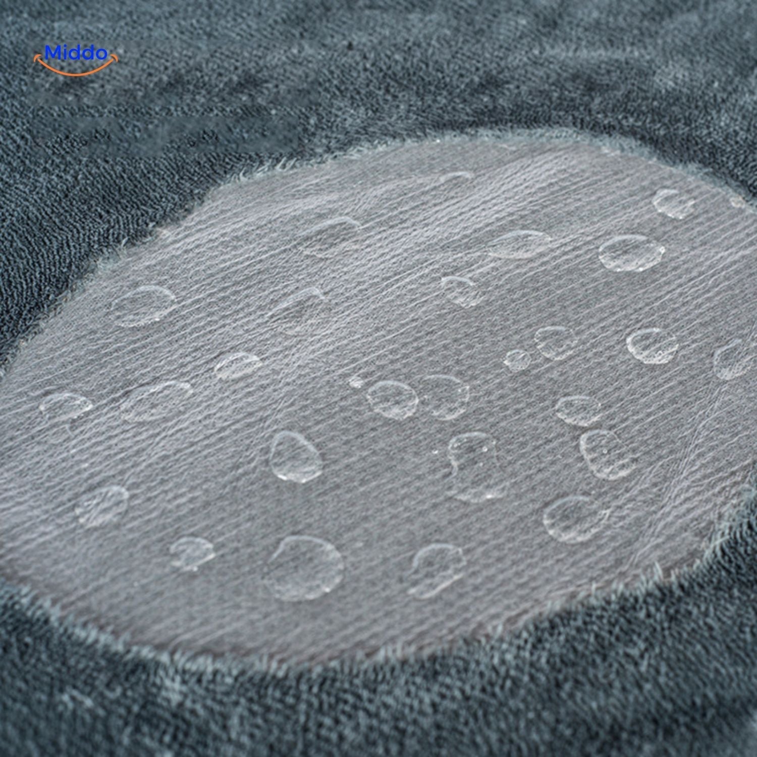 CozyDry – The discreet, waterproof comfort blanket made of cotton velour
