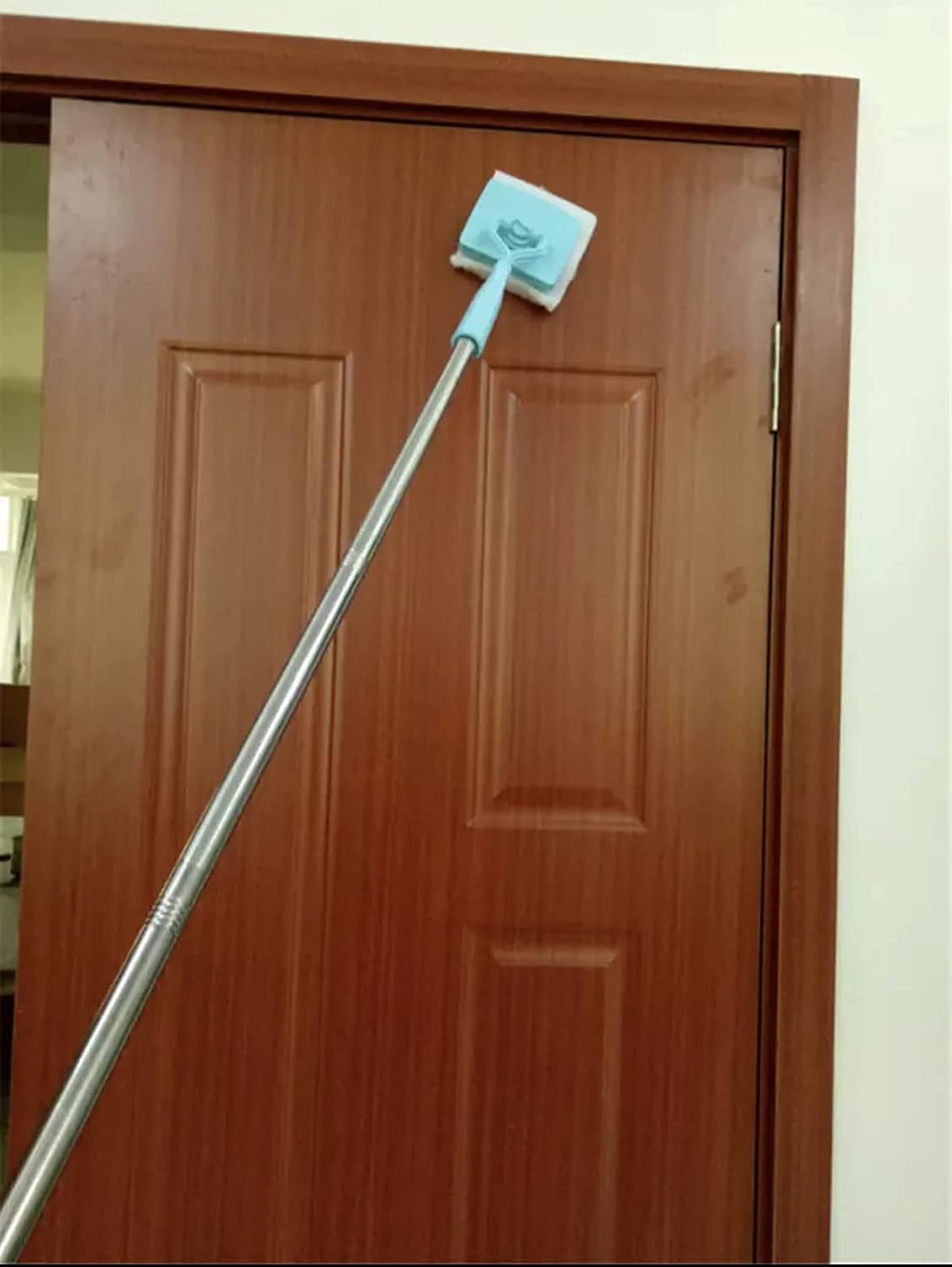 SwiftEdge – Clean Baseboards Without Bending Over