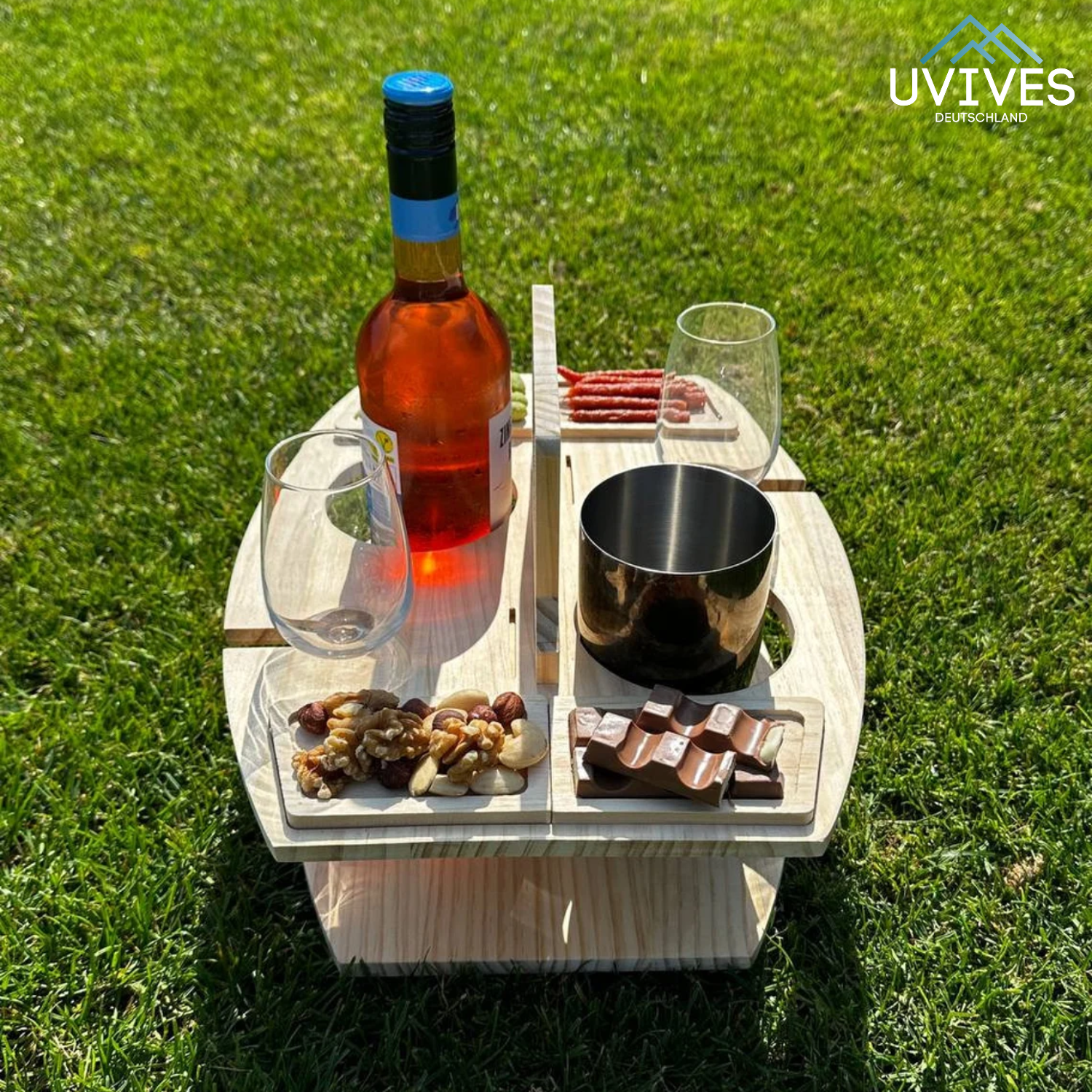 PicniMate - your stylish wine table for on the go
