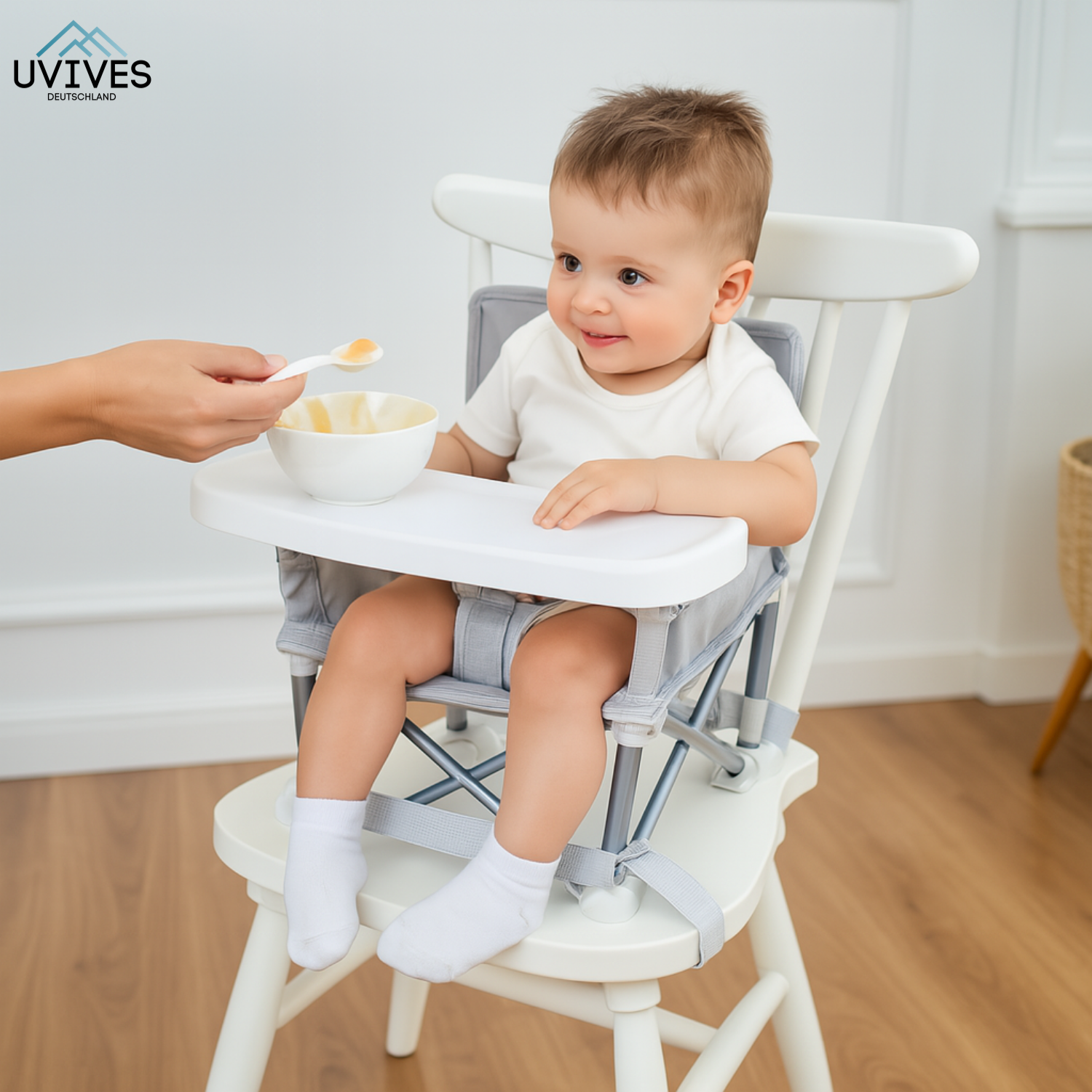 HuggleSeat – The Perfect Portable High Chair for Busy Families