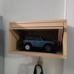 KeySwing – The Stylish, Moving Key Holder for Modern Homes