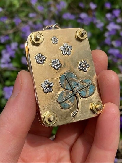 FloraKeep – Preserve Your Favorite Blossoms Forever!
