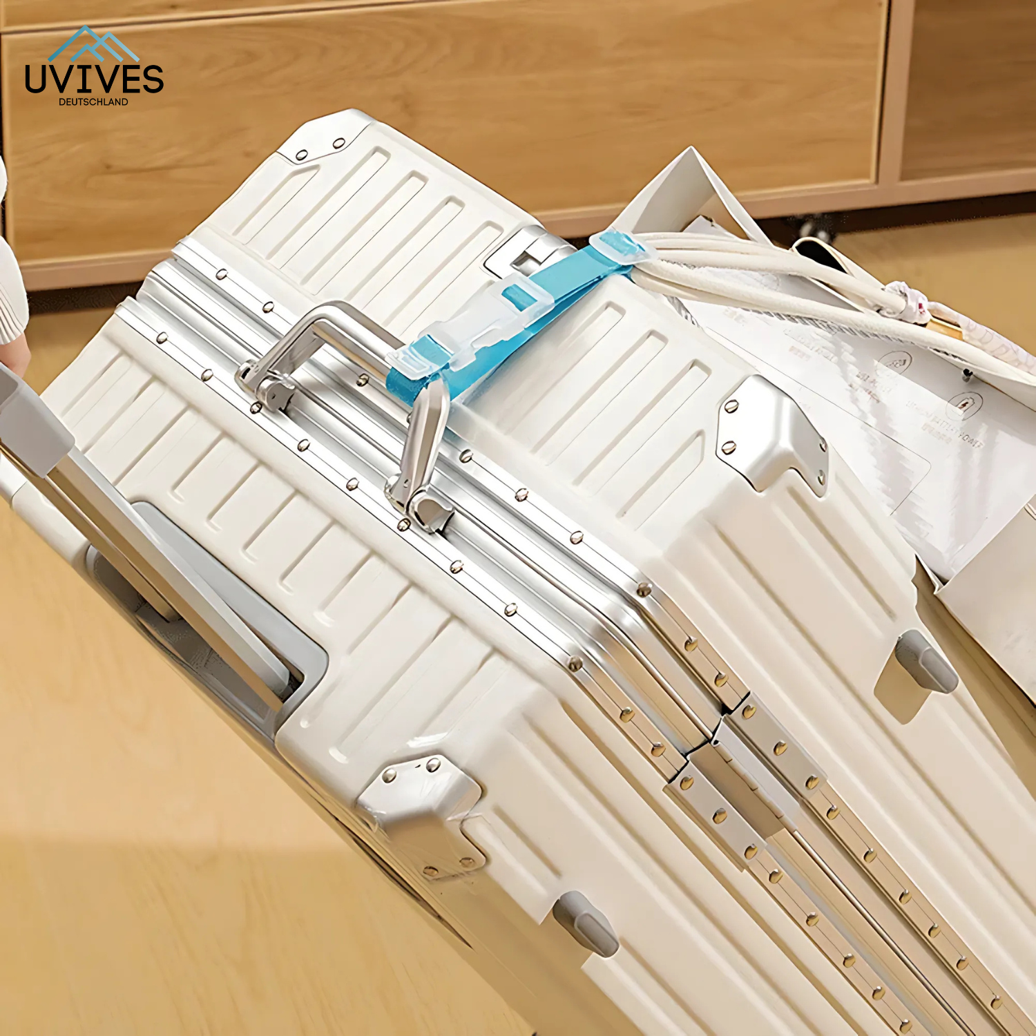 1+1 FREE | GripMate – The Ultimate Hands-Free Luggage Helper