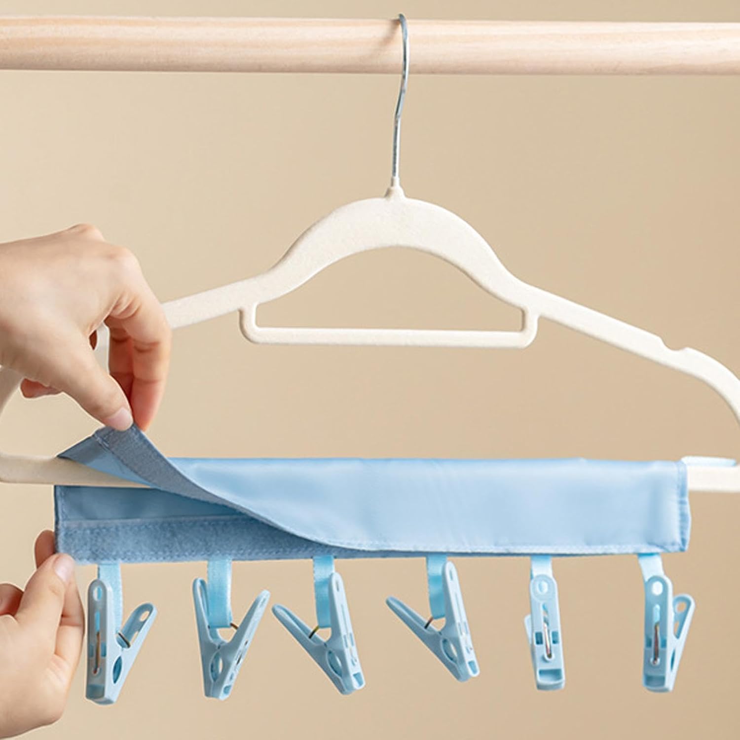 2+2 FREE | TravelHanger – Order everywhere, wherever you go!