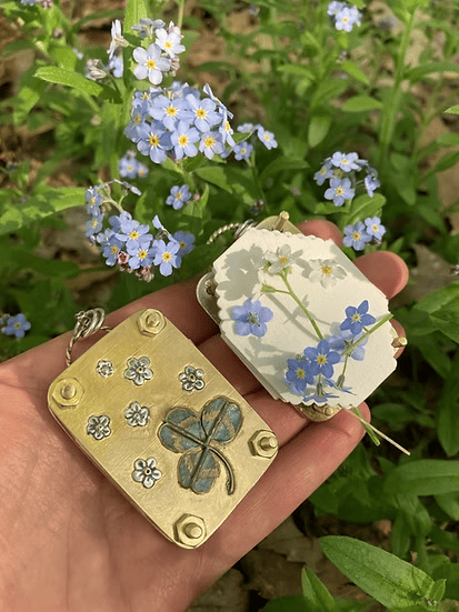 FloraKeep – Preserve Your Favorite Blossoms Forever!