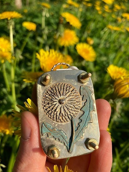 FloraKeep – Preserve Your Favorite Blossoms Forever!