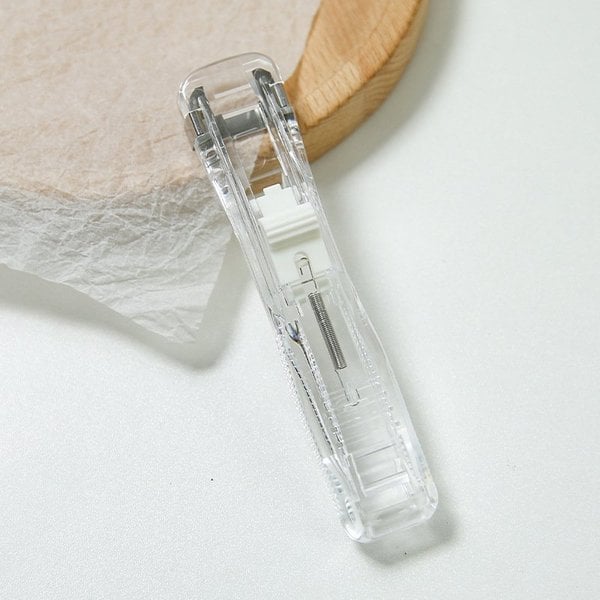ClipPaper – Stapling without holes & paper damage!