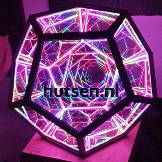 CosmoGlow – The Dodecahedron Lamp that Transforms Your Space