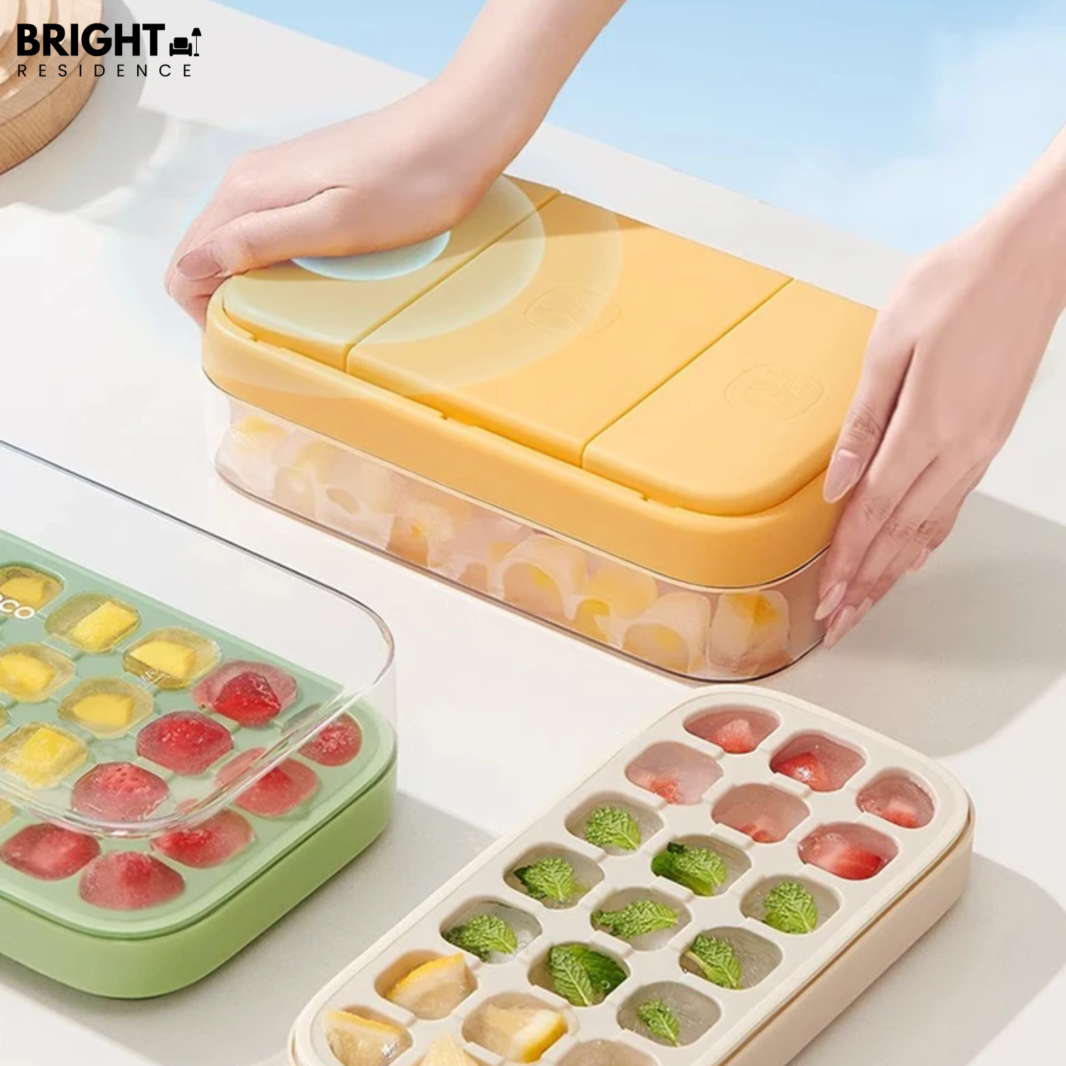 EasyCube – Effortless Ice Cubes at the Push of a Button!