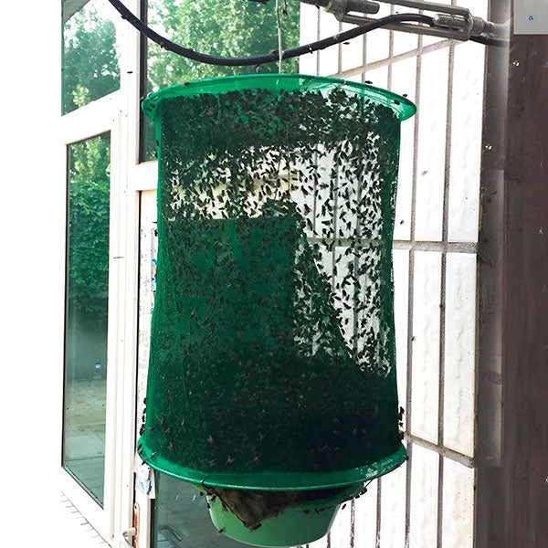 FlyCage - put an end to flies in the garden and home