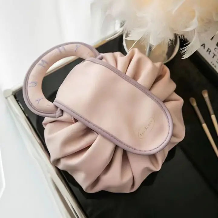ChicNest – Organize Your Makeup in Style
