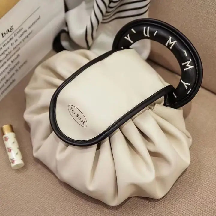 ChicNest – Organize Your Makeup in Style