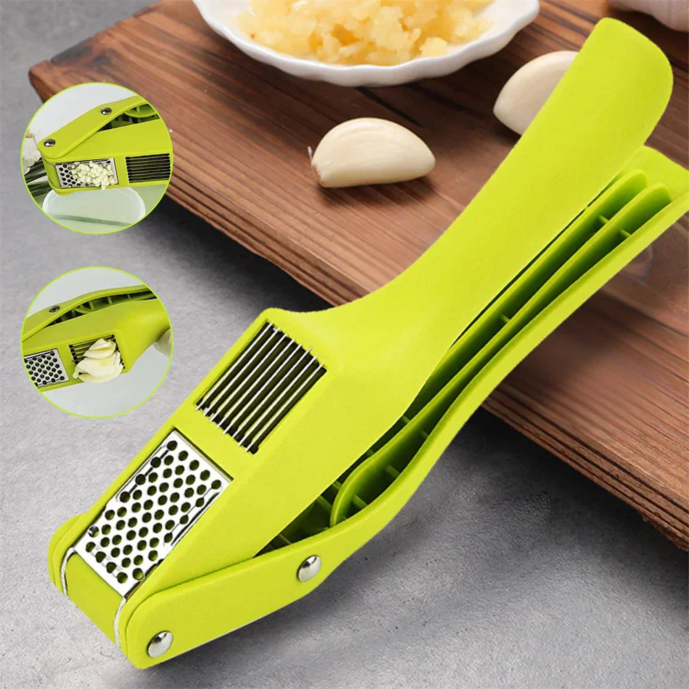 GarlicSwift™ - press & cut garlic in seconds!