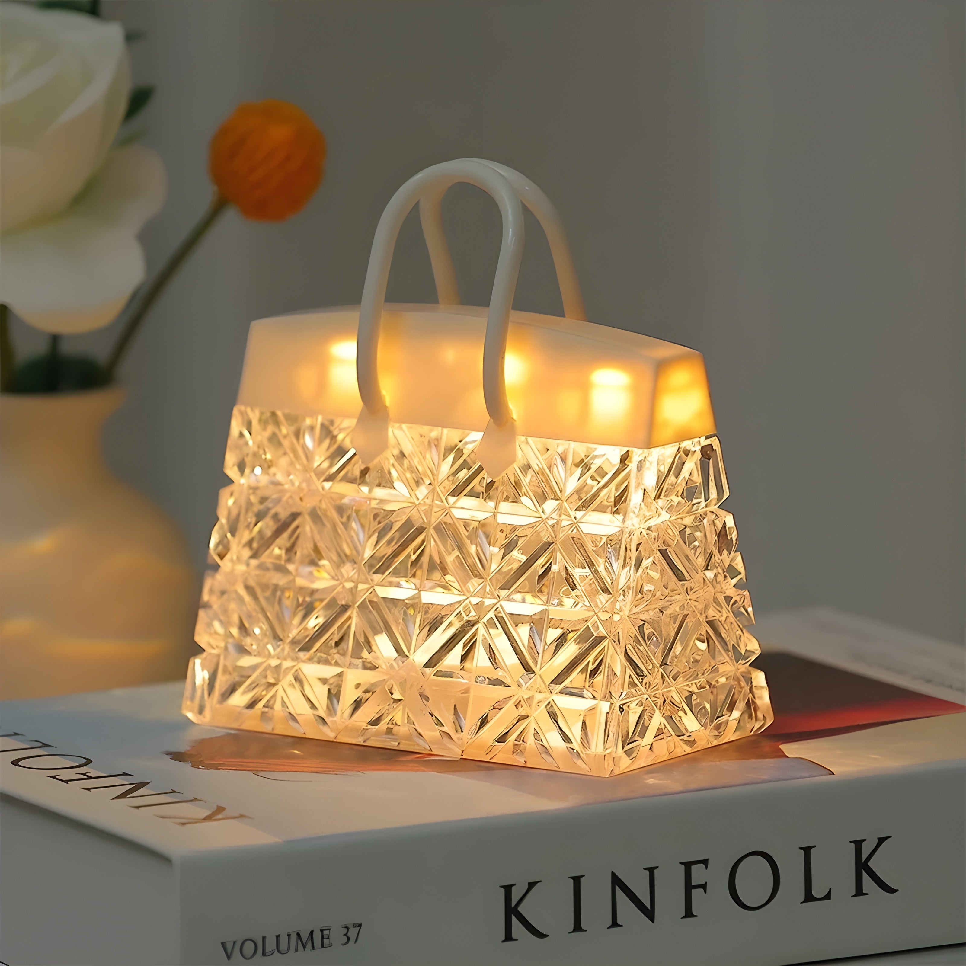 LumiBag - Stylish hand flashlight for cozy nights