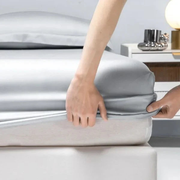 DreamSilk Set – The Ultimate Silk-Feel Bedding for Restful Nights