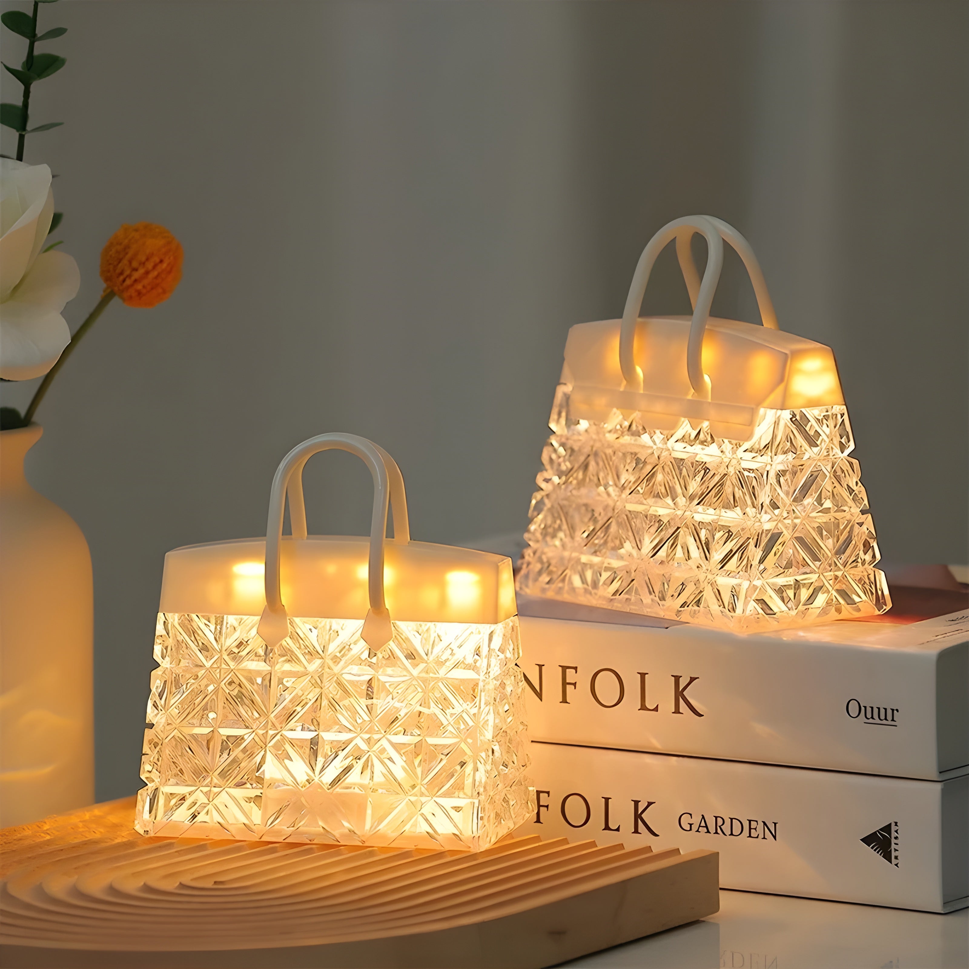 LumiBag - Stylish hand flashlight for cozy nights