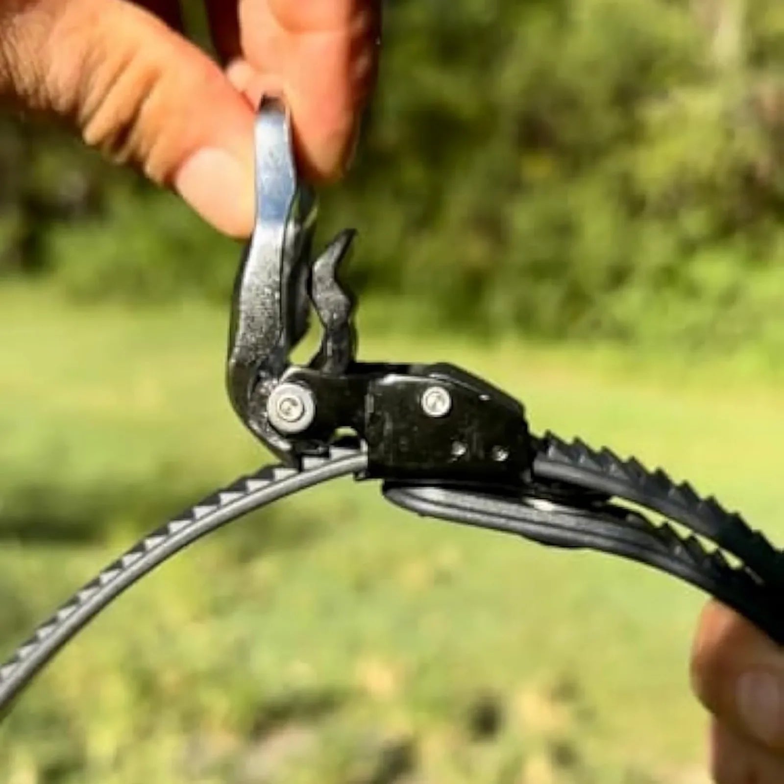 MaxGrip – The Heavy-Duty Reusable Strap That Does It All