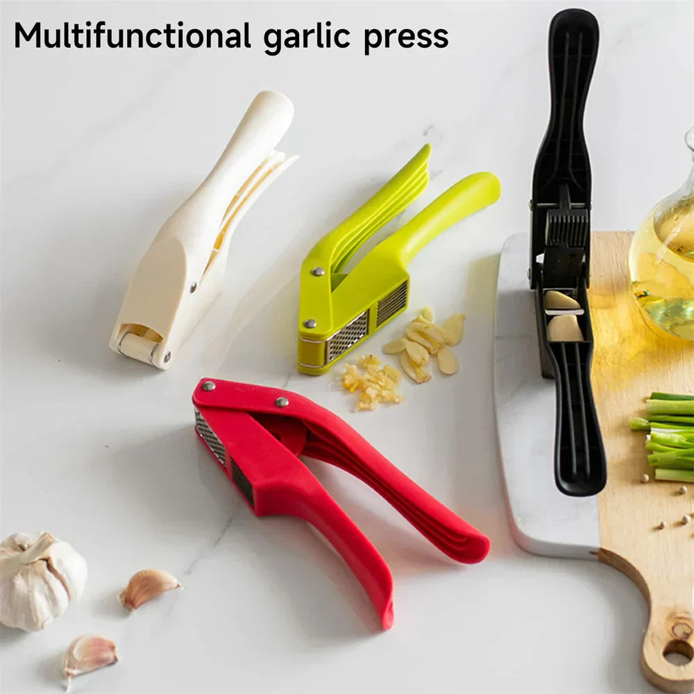 GarlicSwift™ - press & cut garlic in seconds!