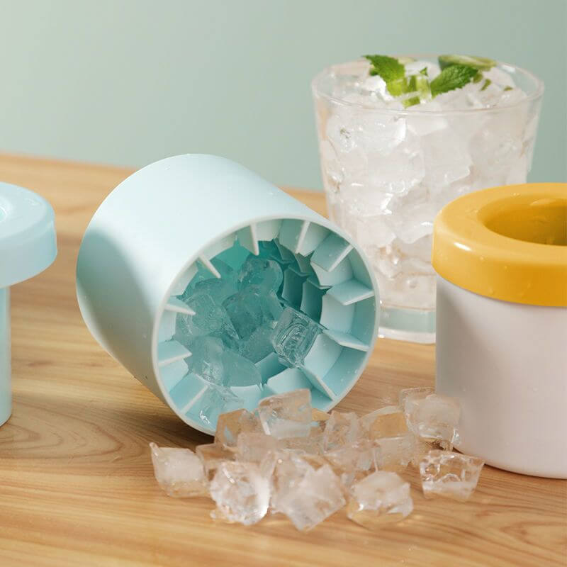 50% OFF | FrozenIce™ - Portable silicone ice cube maker with lid