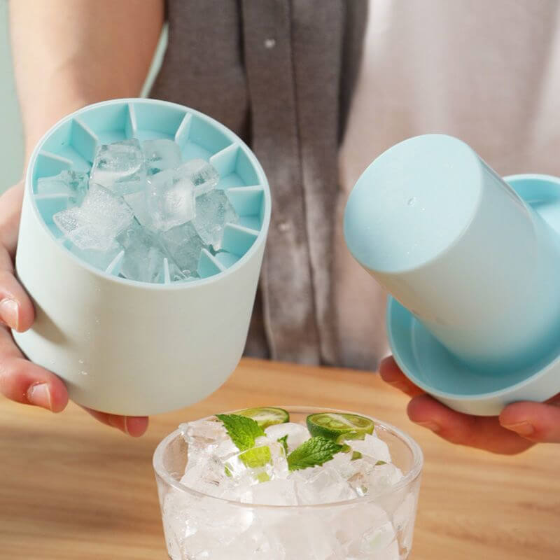 50% OFF | FrozenIce™ - Portable silicone ice cube maker with lid