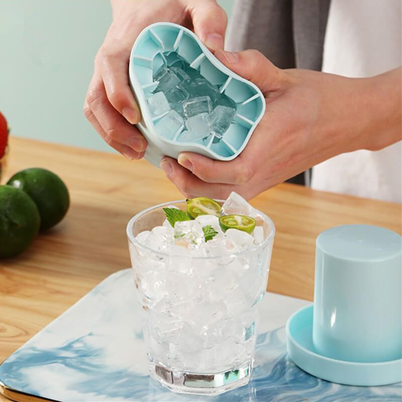 50% OFF | FrozenIce™ - Portable silicone ice cube maker with lid