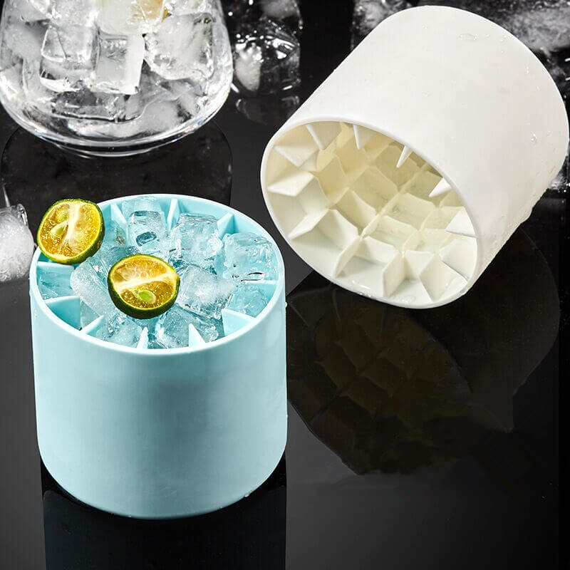50% OFF | FrozenIce™ - Portable silicone ice cube maker with lid