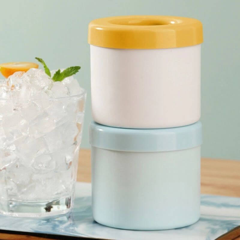 50% OFF | FrozenIce™ - Portable silicone ice cube maker with lid