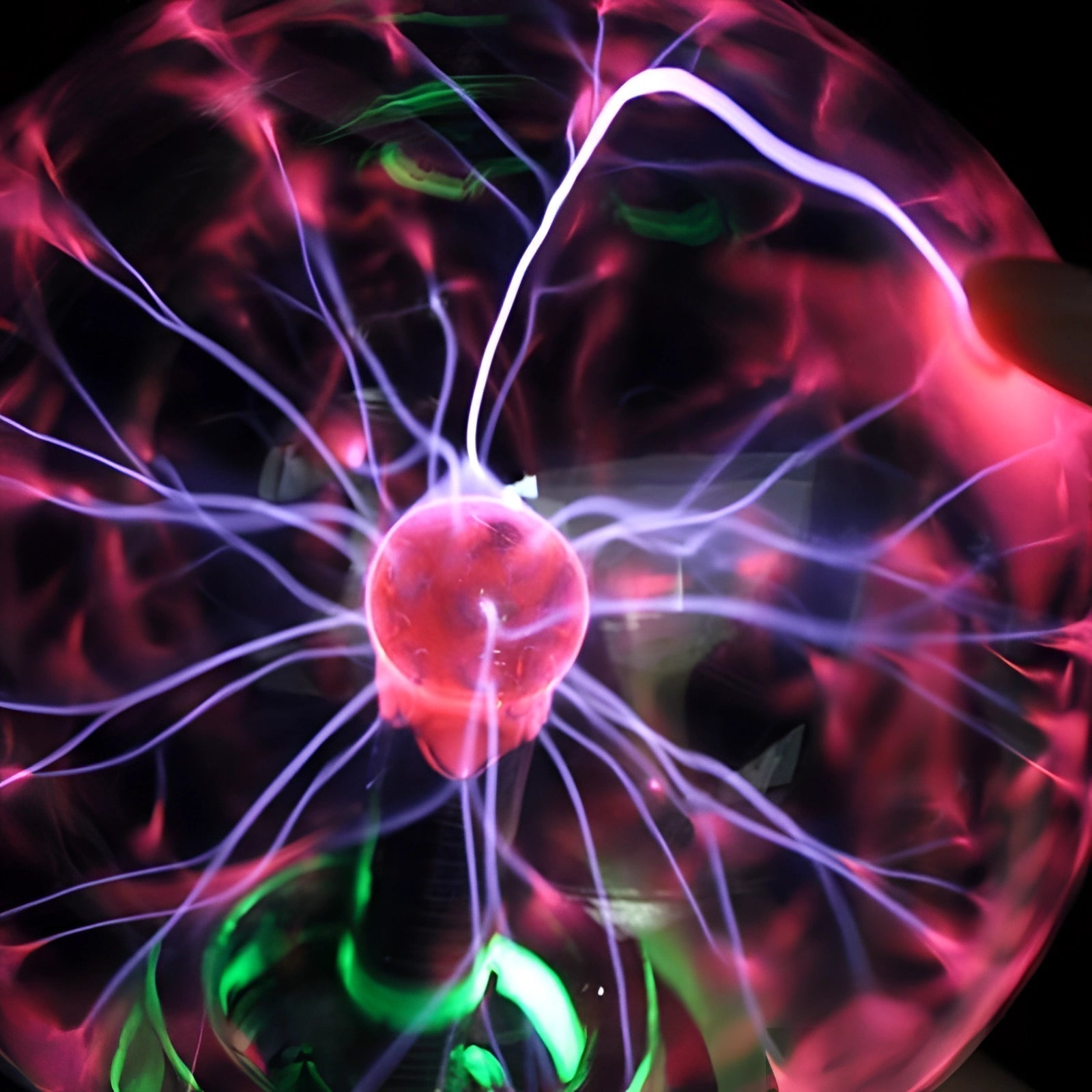 SparkSphere – Interactive Plasma Light for Your Room!