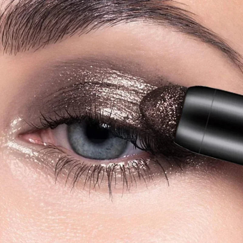 GlamGlow - Waterproof eyeshadow pencil with long-lasting shine