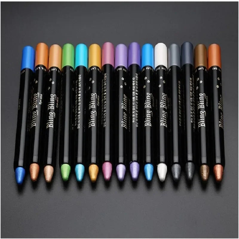GlamGlow - Waterproof eyeshadow pencil with long-lasting shine