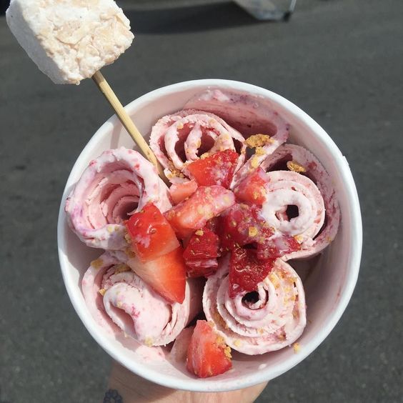 FrostyWhip - Yogurt ice cream machine
