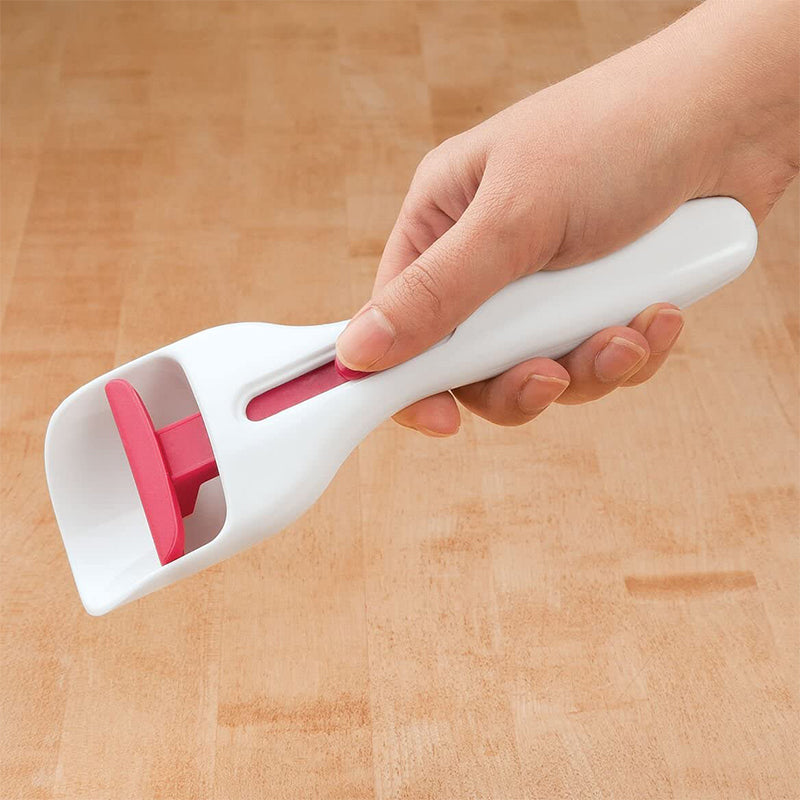 BakeScoop - Non-stick coated cake dispenser spoon