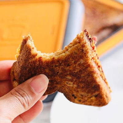 CrispiMate - The easiest way to golden brown toasties in minutes
