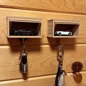 KeySwing – The Stylish, Moving Key Holder for Modern Homes