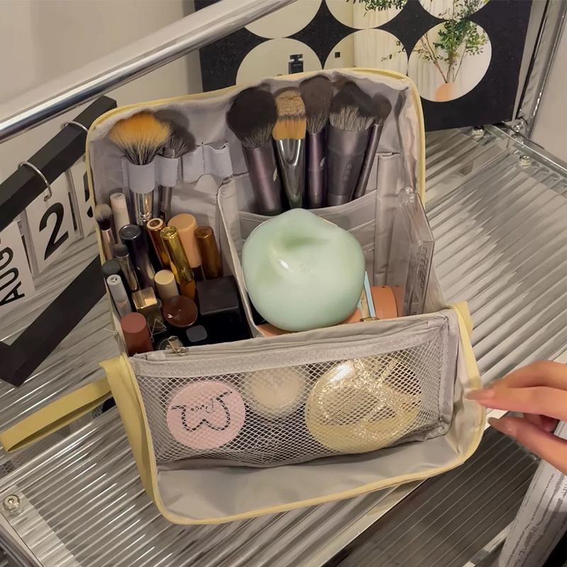 CosmiCase – The Premium Cosmetic Organizer for Home & Travel