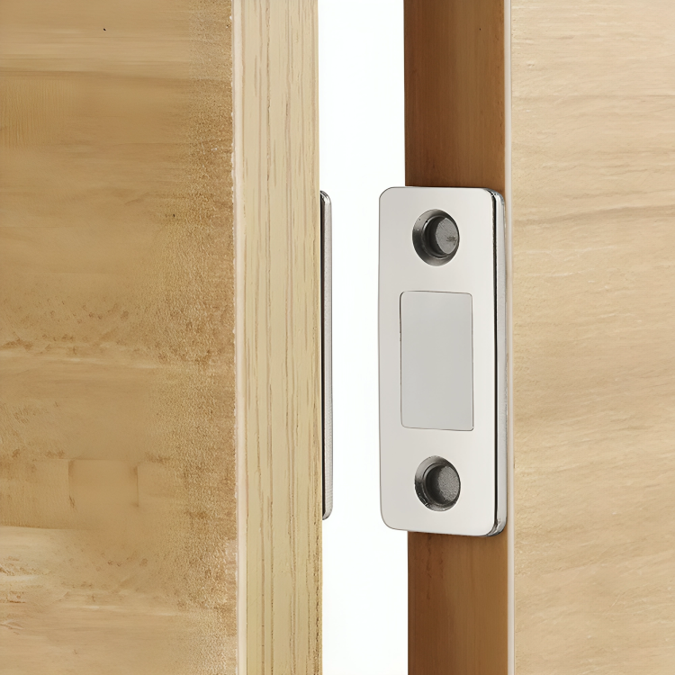 2+2 FREE | LockMate - Ultra magnetic door closer