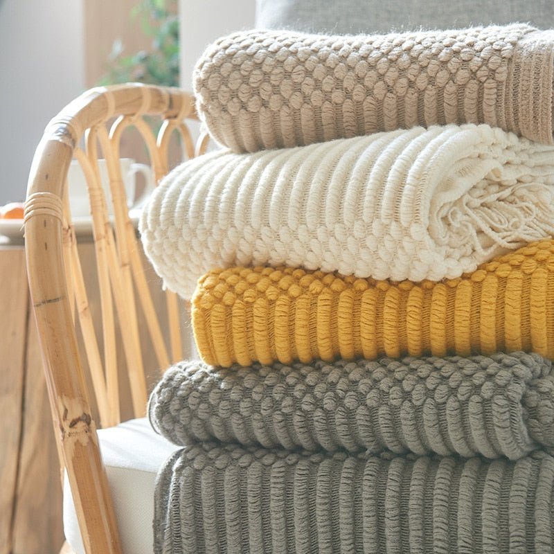 LoomSoft - Cozy knitted blanket for sofa and bed