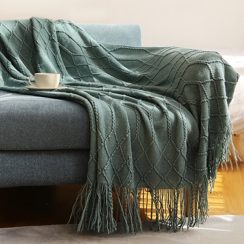 LoomSoft - Cozy knitted blanket for sofa and bed