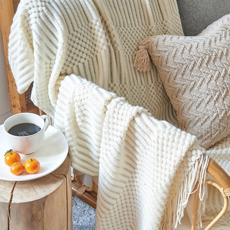 LoomSoft - Cozy knitted blanket for sofa and bed