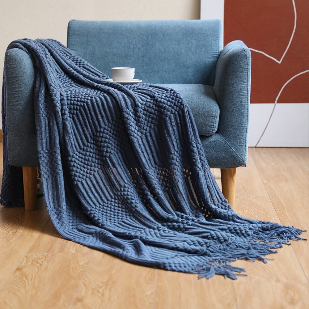 LoomSoft - Cozy knitted blanket for sofa and bed