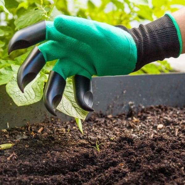 PlanterGlove - Gardening gloves with claws